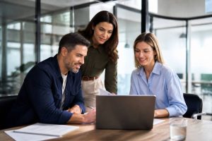 Logiciel crm pour pme : comment choisir la solution adaptée à votre entreprise